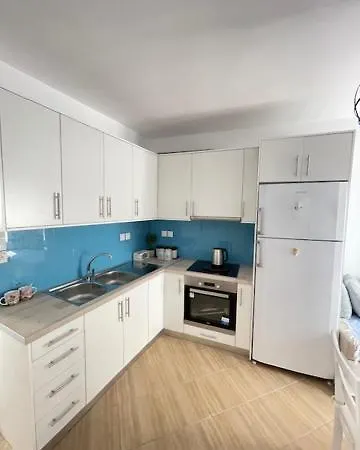 Marena 1 Makrýgialos